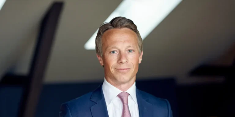 Bahr picks up a new partner from competitor - earned 18 million last year