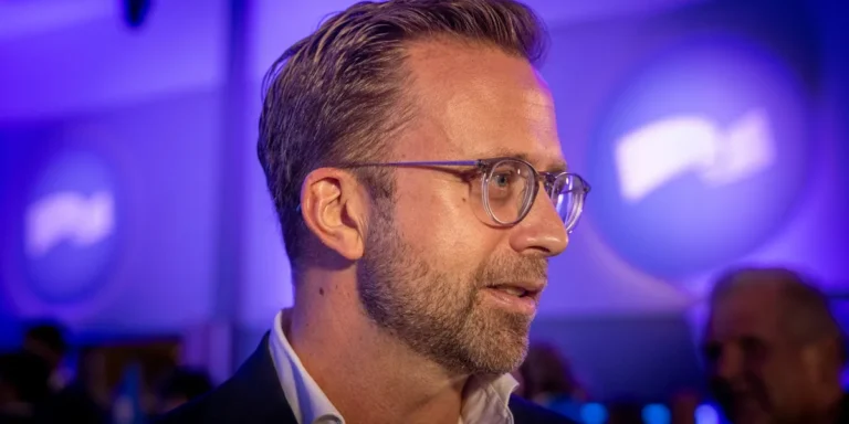 Founder can get giant relocation tax: - The government simply took too much Möllers Tran