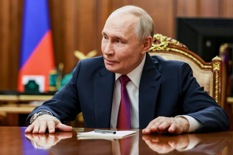 Putin Declares One-Week Pause on Bombing Campaign