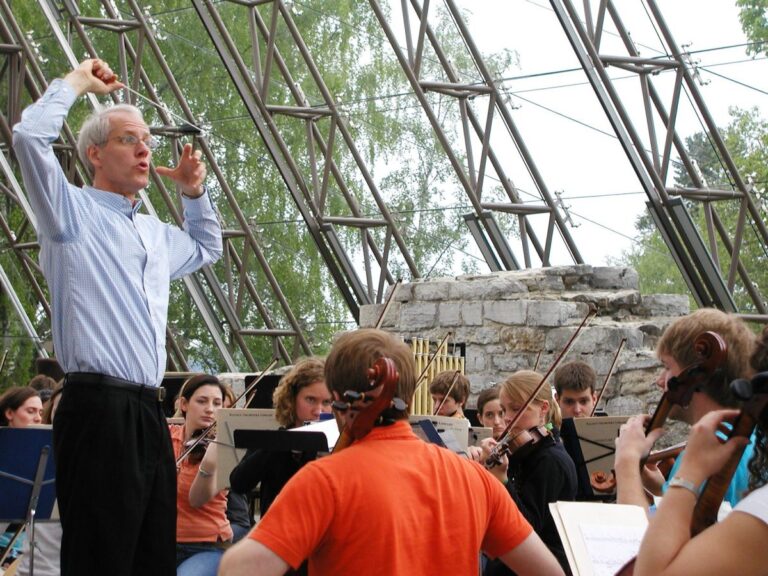 St. Olaf Alumni and Families Unite with Choir, Orchestra in Norway