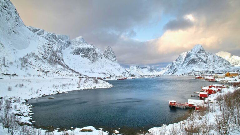 Best Places to Stay in Lofoten for Your Trip
